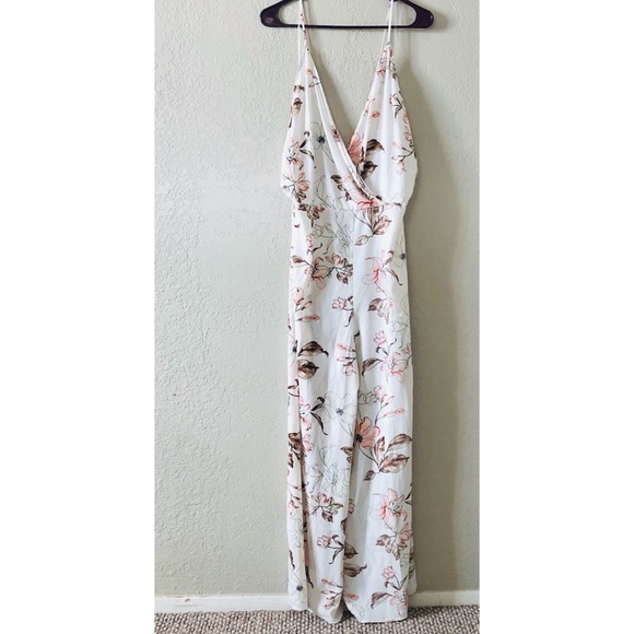 PLUS! Warm Weather Getaway👓👙🌞Floral Jumpsuit w/Adjustable Straps - Picture 7 of 11